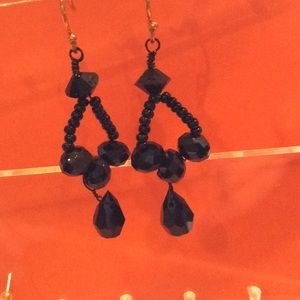 Black bead stone hanging earring on wire